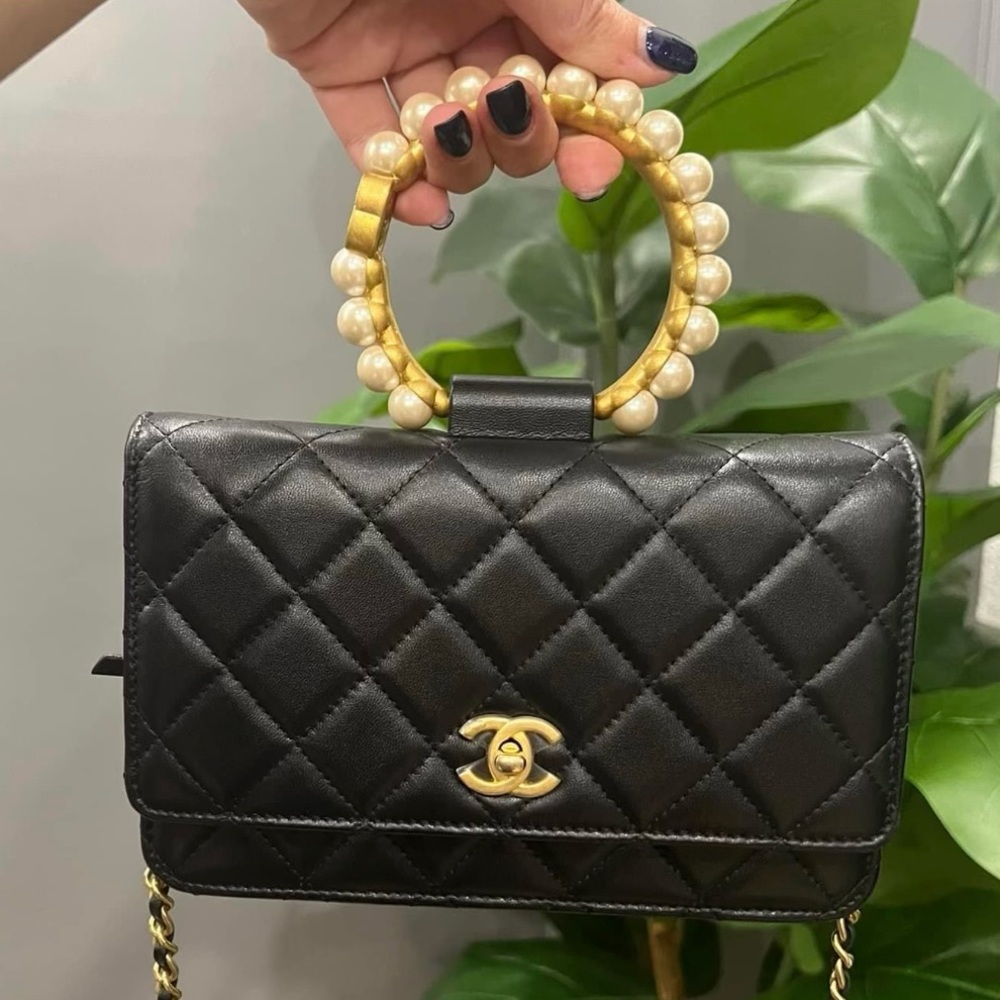 ❌❌SOLD❌❌NEW🔥🔥Chanel Quilted Lambskin Pearl Handle Crossbody Baby - Picture 4 of 14
